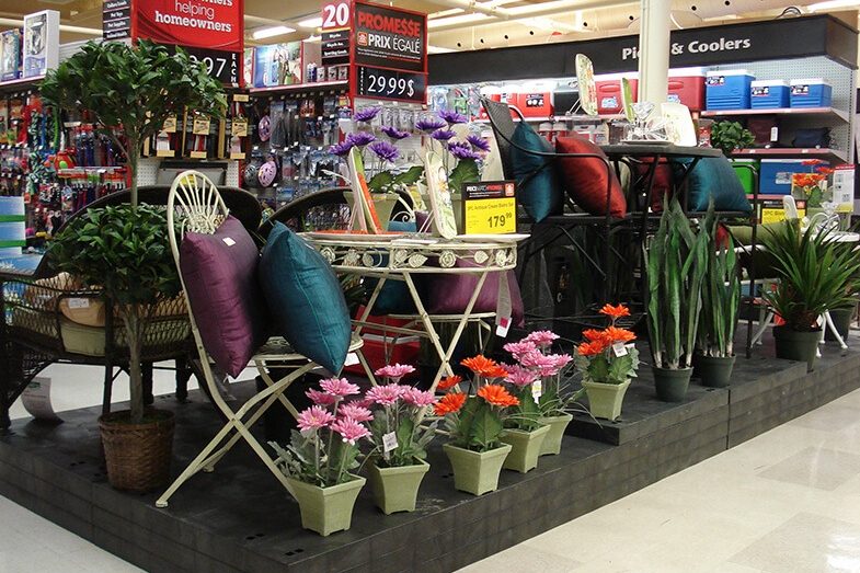 Seasonal display in the center isle of a hardware store