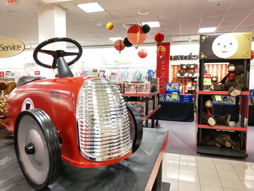 FAO Schwarz Dazzles and Delights with Exclusive In-Store Experiences for  Holiday Shoppers - aNb Media, Inc.